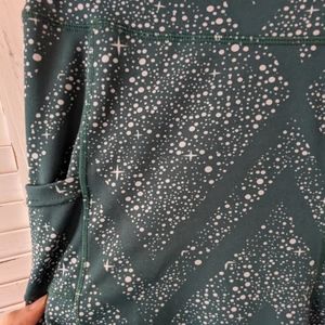 Teal Crop Leggings with White Dot Pattern and Pockets